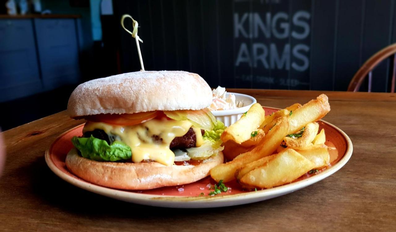 The Kings Arms Hotel 3*