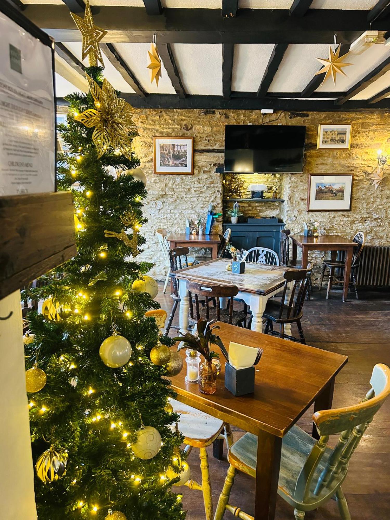 Hotel The Kings Arms 3*