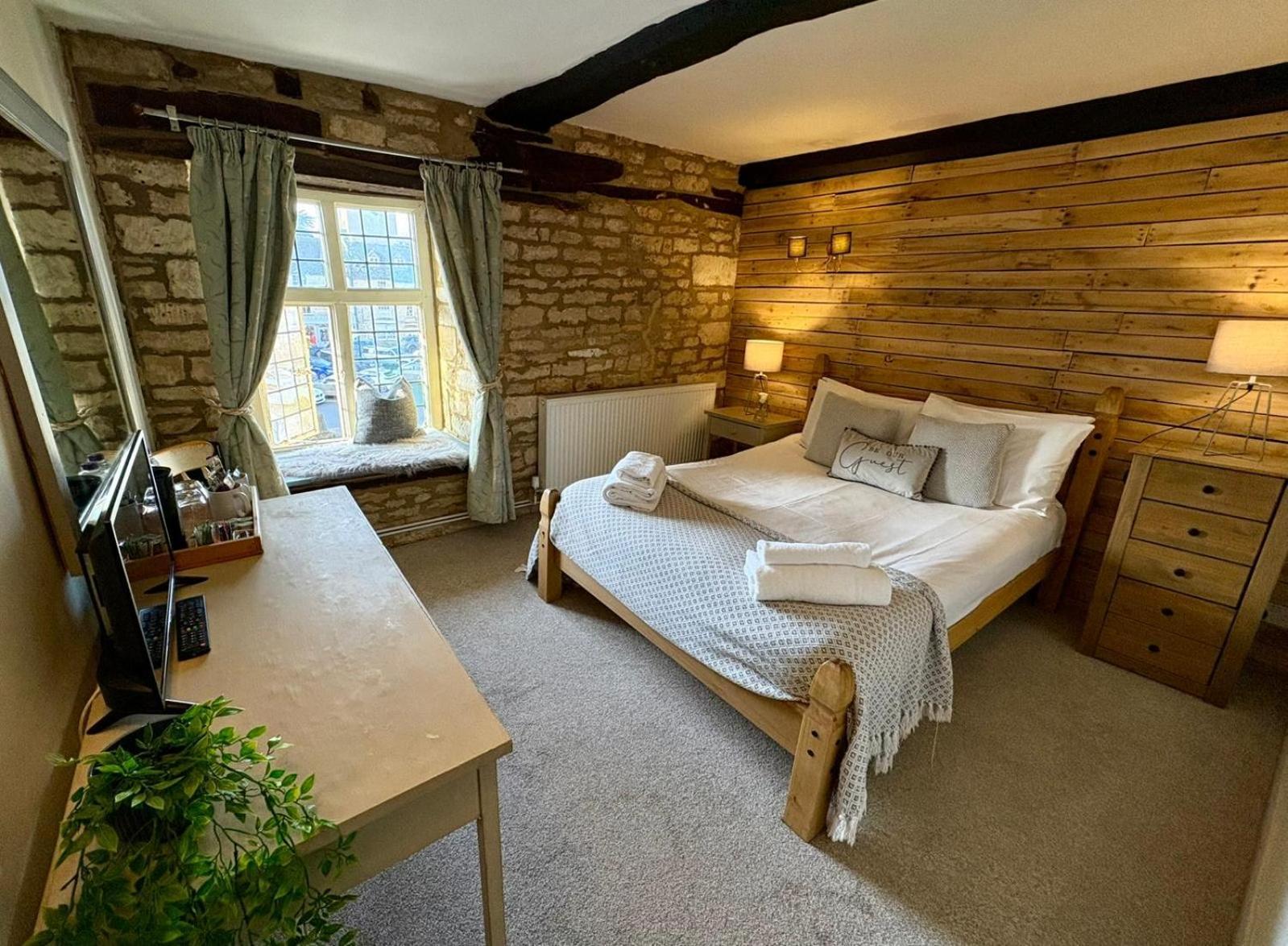 The Kings Arms 3*